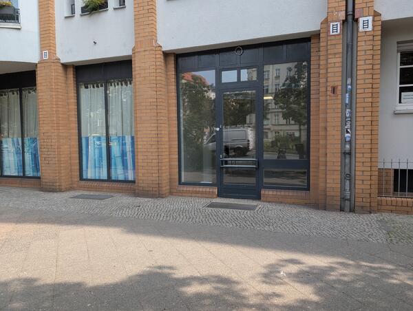 Modernes Ladenbüro an Hauptstraße in Berlin-Wedding
