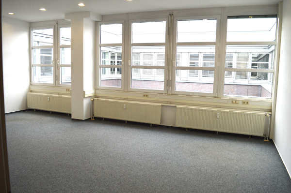 Bürofläche in 12623 Berlin (c)2022 Dipl.Ing. Kühne GmbH