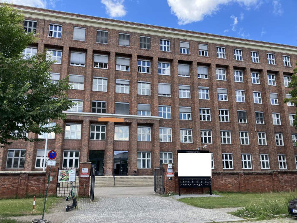 &copy; 2025  Dipl.Ing. Kühne GmbH Berlin Produktionsfläche Berlin Fotosammlung Zeitzeugen 330008613 