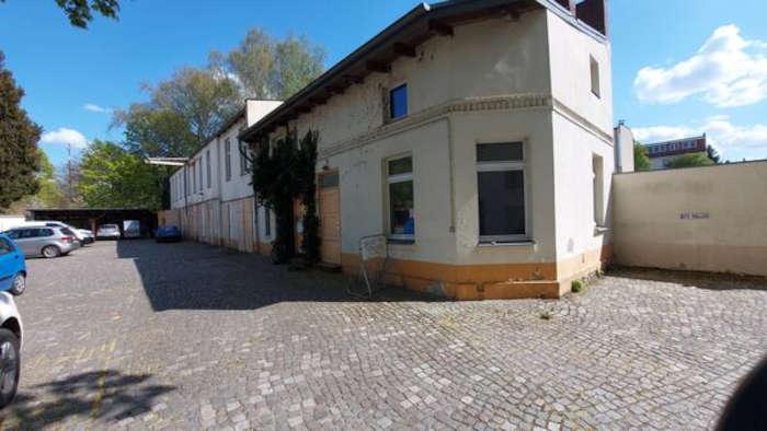 Geräumige Remise als Büro oder Atelier
