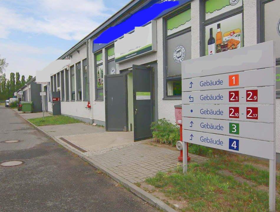 Ebenerdige Lagerfläche mit Büro