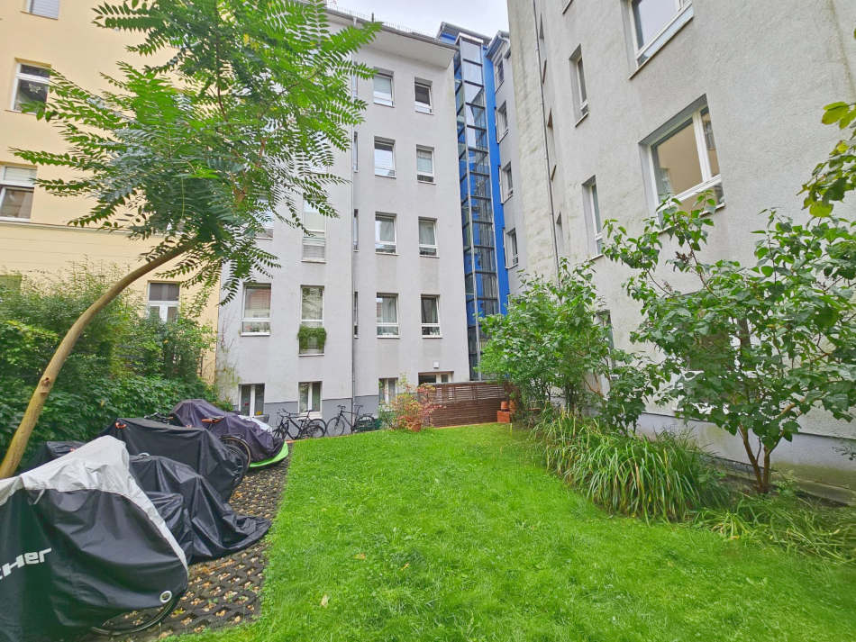 &copy; 2025  Dipl.Ing. Kühne GmbH Berlin Etagenwohnung Berlin Fotosammlung Zeitzeugen 330008663 