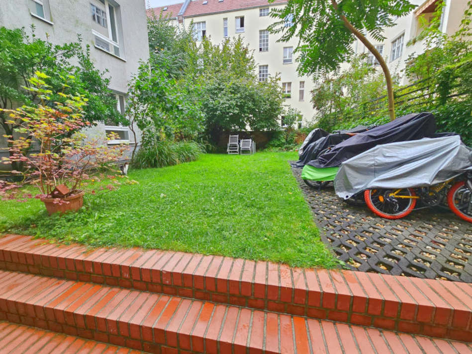 &copy; 2025  Dipl.Ing. Kühne GmbH Berlin Etagenwohnung Berlin Fotosammlung Zeitzeugen 330008663 