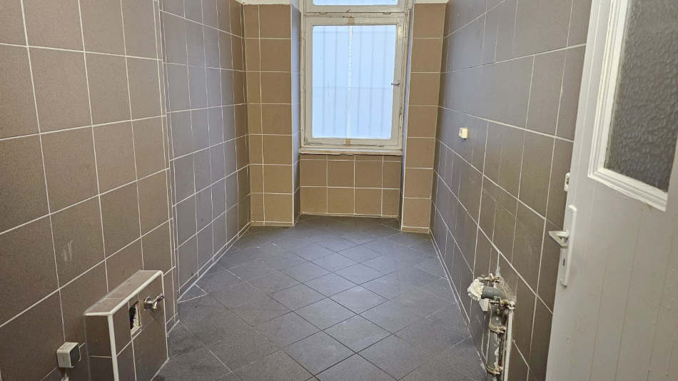 &copy; 2024  Dipl.Ing. Kühne GmbH Berlin Verkaufsfläche Berlin Fotosammlung Zeitzeugen 330008331 